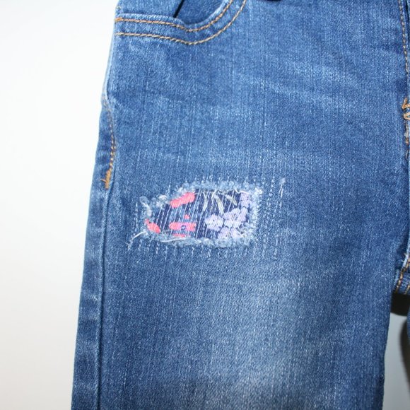 4/$20 OshKosh baby girl distressed jeans 12 months - Picture 5 of 11